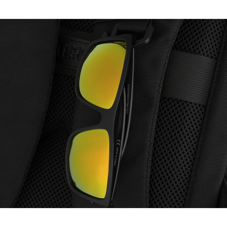 Plecak podróżny z poliestru w czarnym kolorze z miejscem na laptopa - Peterson