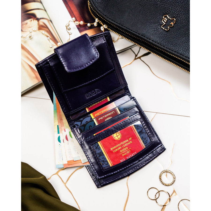 Skórzany, fioletowy portfel damski z systemem RFID, zamykany zatrzaskiem - Peterson