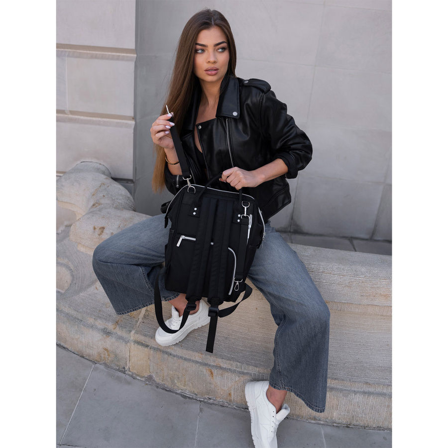 Czarny plecak z poliestru z uchwytami do zaczepienia na wózku - Peterson