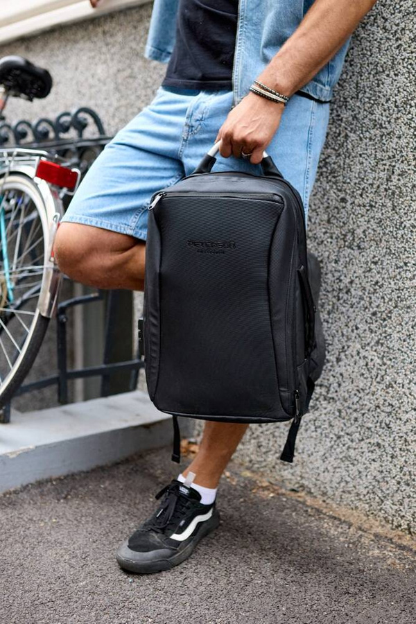 Duży, pojemny plecak z portem USB i miejscem na laptopa - Peterson