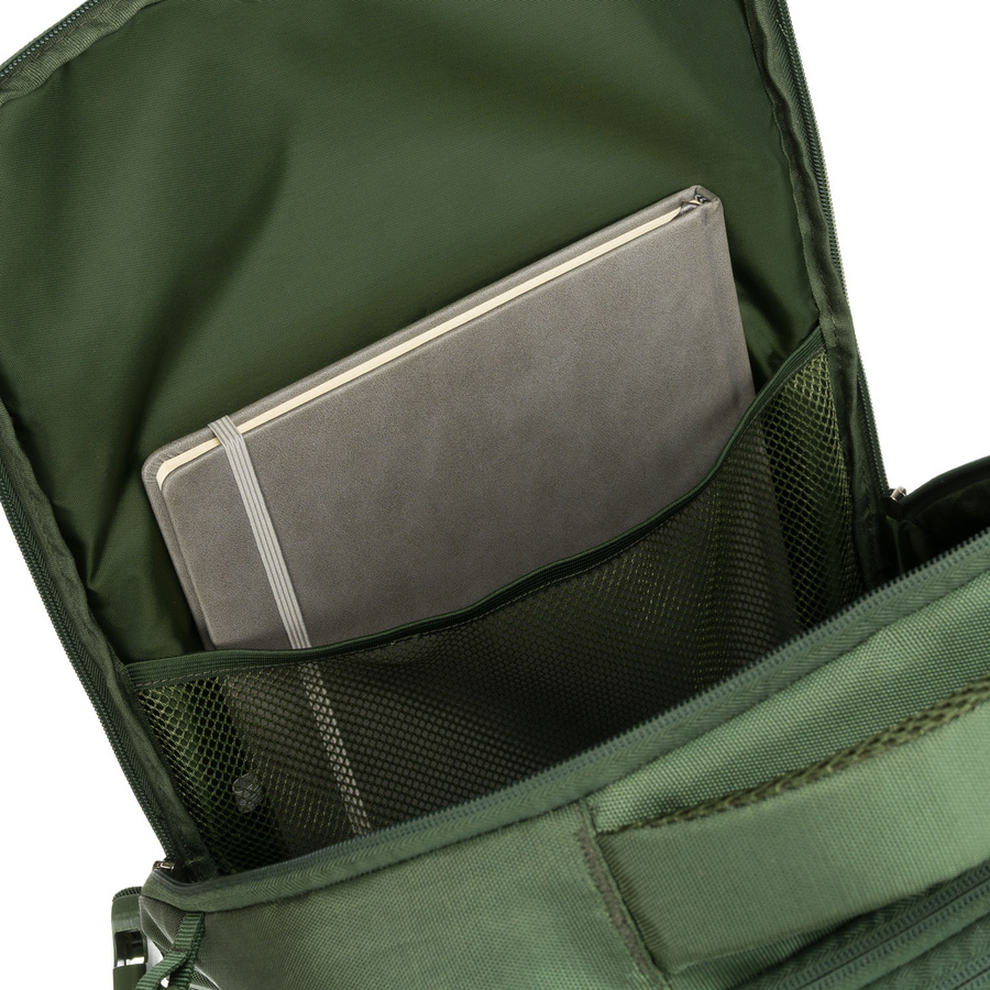 Zielony plecak podróżny z miejscem na laptopa i portem USB - Peterson