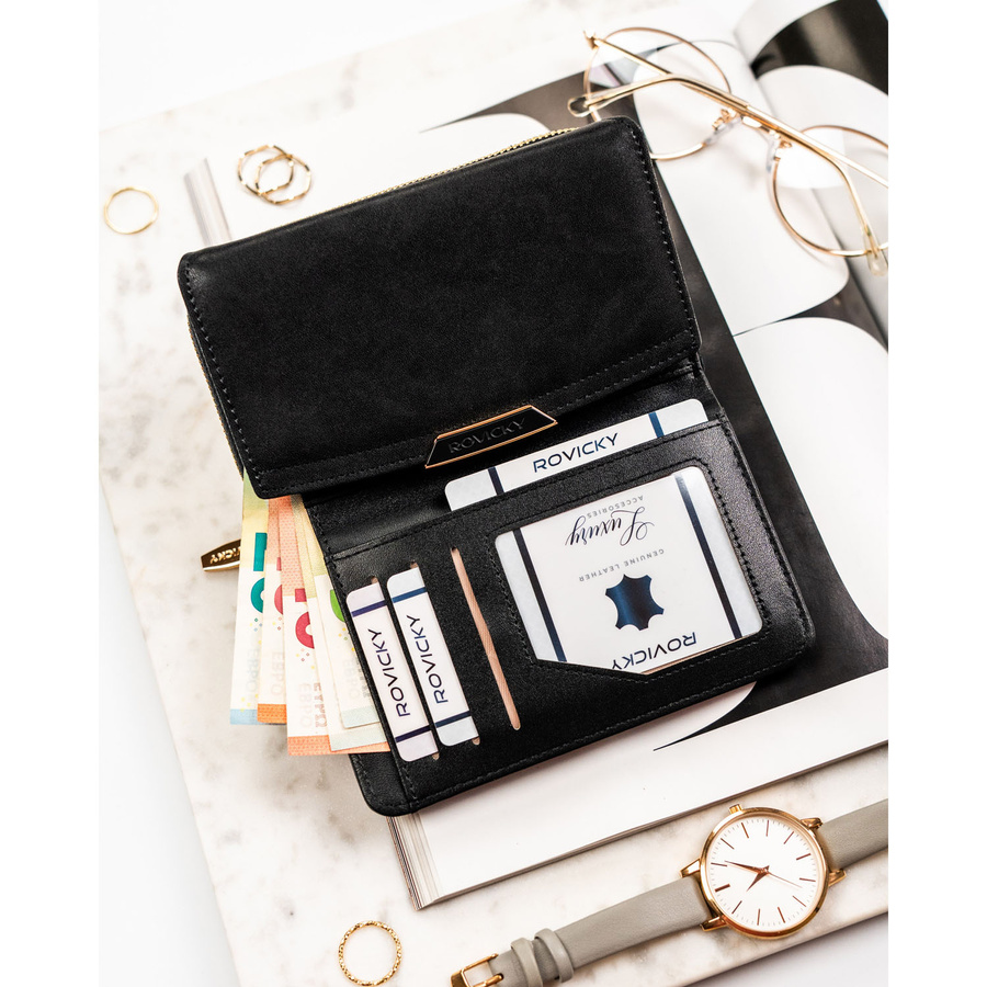 Średni portfel damski ze skóry ekologicznej w czarnym kolorze, model mieszczący dowód rejestracyjny - Rovicky