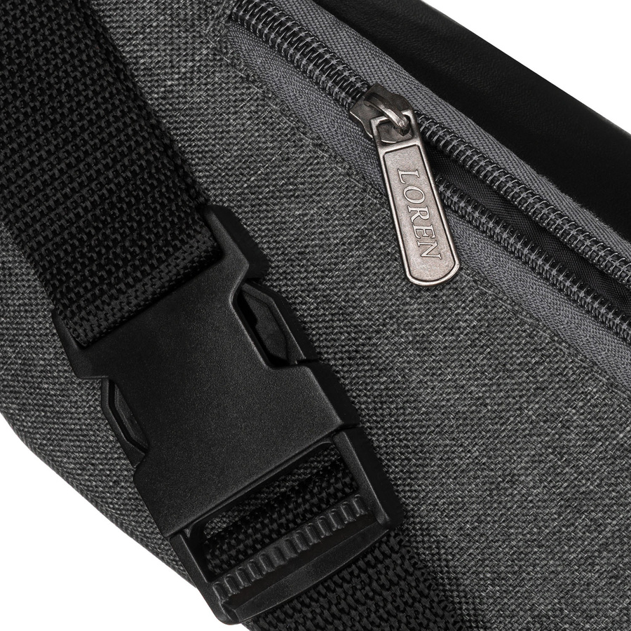 Czarna nerka miejska zapinana solidnym suwakiem