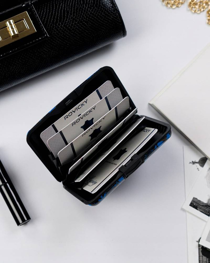 Aluminiowe etui na karty