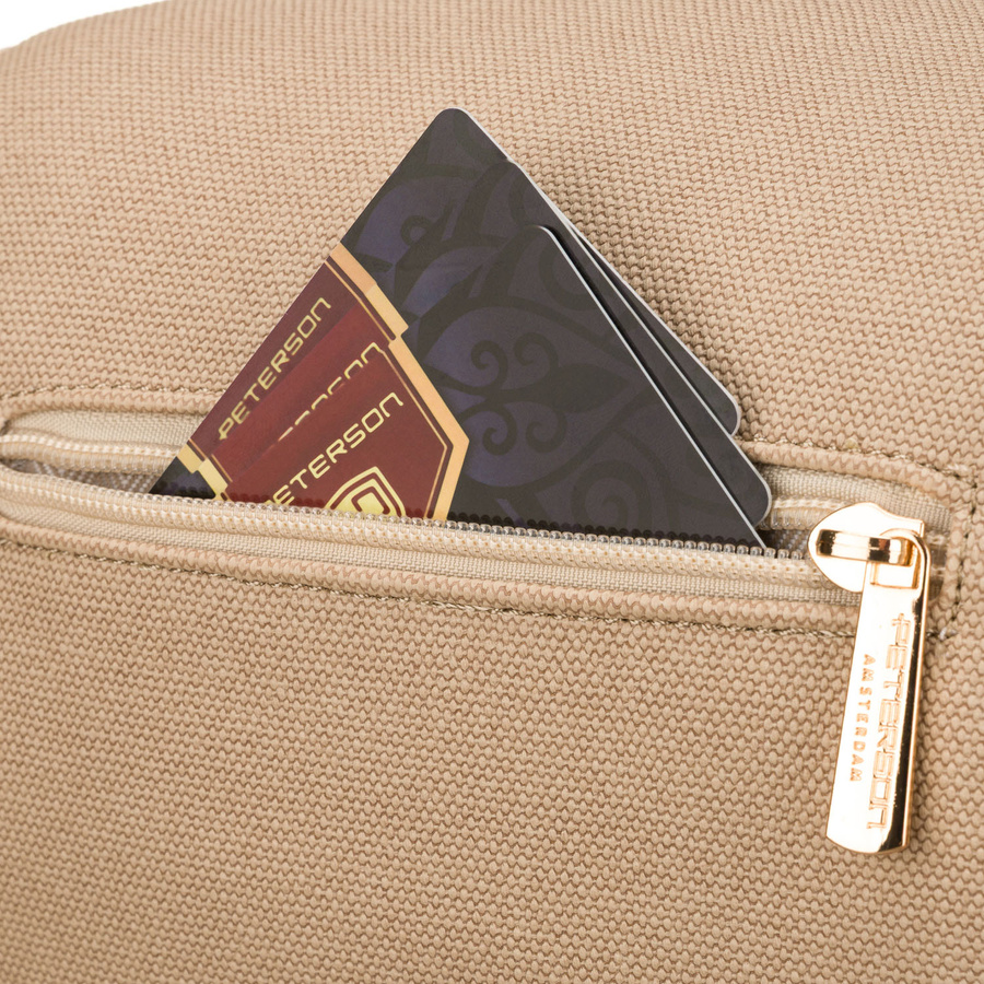 Beżowa saszetka damska zamykana suwakiem i zawieszona na regulowanym pasku - Peterson