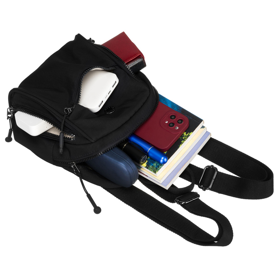 Mały plecak damski z poliestru w czarnym kolorze - Peterson