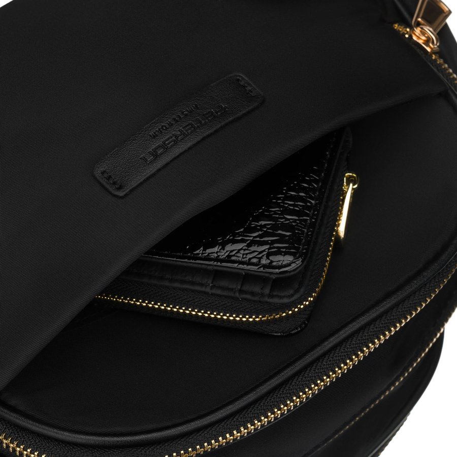 Nylonowa, czarna listonoszka damska, jednokomorowa z sześcioma kieszeniami - Peterson