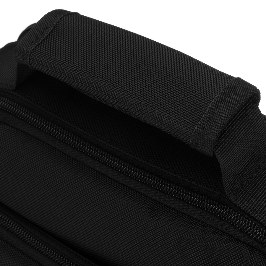 Praktyczna listonoszka z cordury w czarnym kolorze zamykana suwakiem, dwukomorowa - Peterson