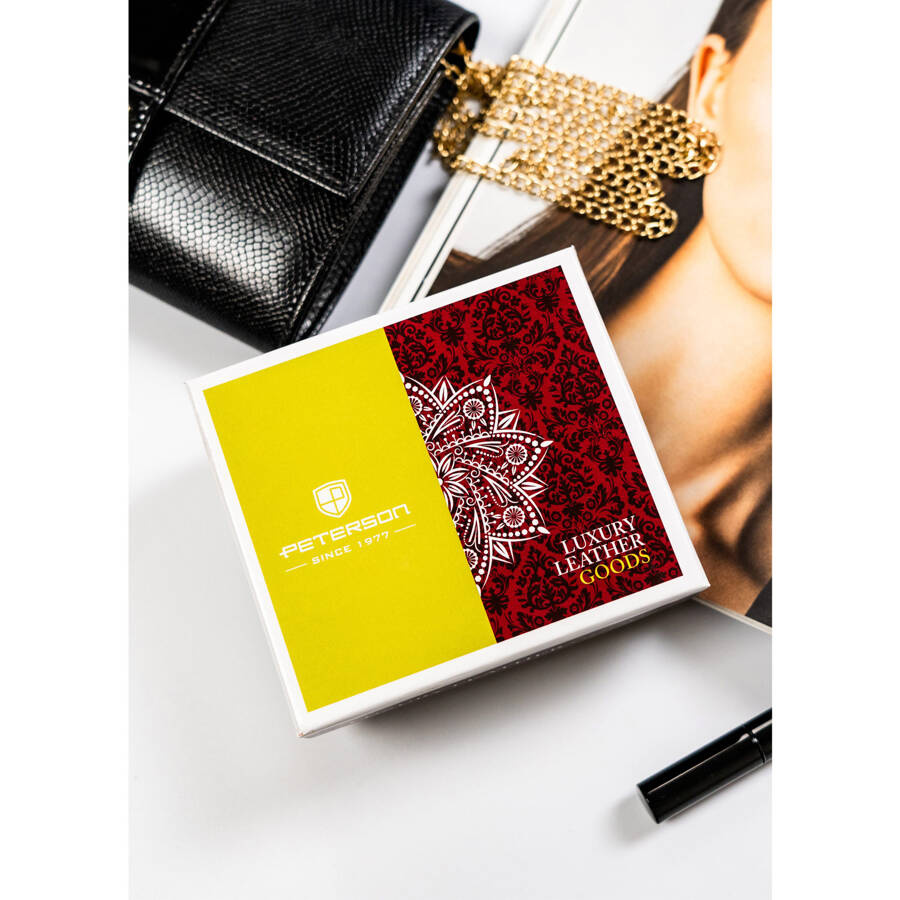 Mały portfel damski czerwony na zatrzask - Peterson