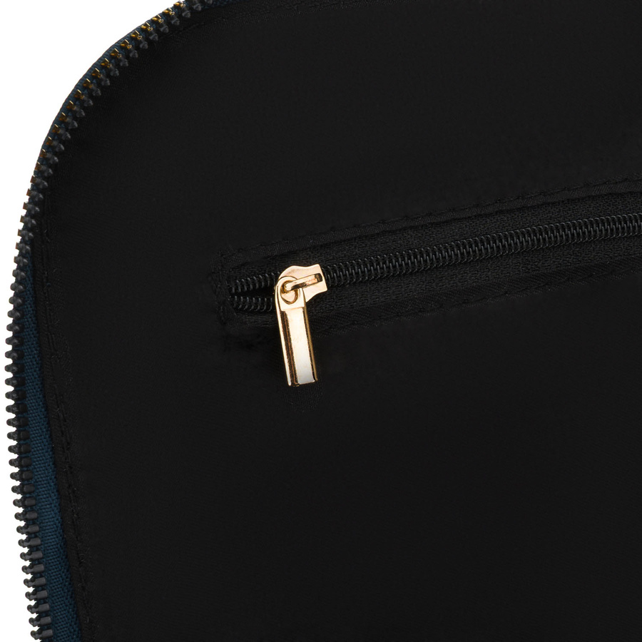 Plecak damski z nylonu i skóry ekologicznej w granatowym kolorze, zamykany suwakiem - Peterson