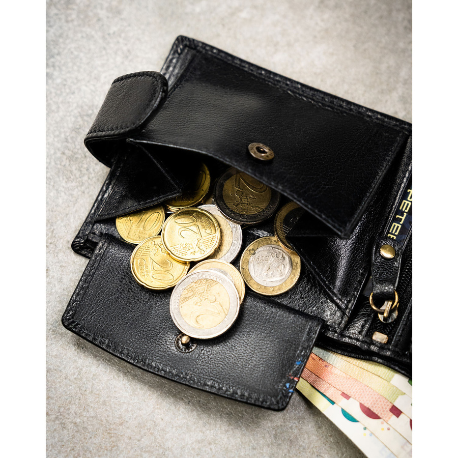 Poziomy portfel męski ze skóry naturalnej w czarnym kolorze w zestawie z brelokiem - Peterson