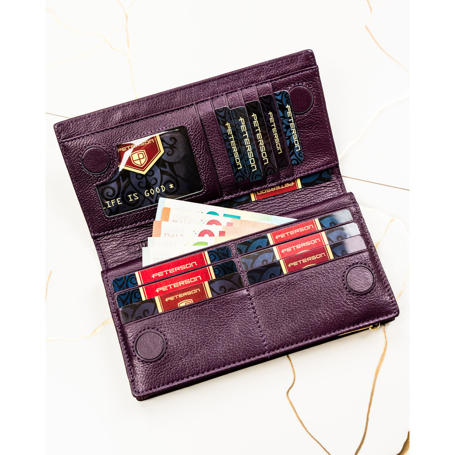 Portfel damski ze skóry naturalnej i ekologicznej w fioletowym kolorze zamykany na magnes i suwak - Peterson