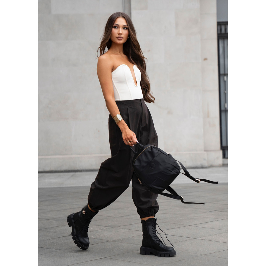 Miejski plecak damski z nylonu i skóry ekologicznej w czarnym kolorze zamykany suwakiem - Peterson