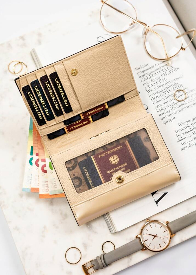 Portfel damski średnich rozmiarów w kolorze beżowym mieszczący dowód rejestracyjny - Peterson