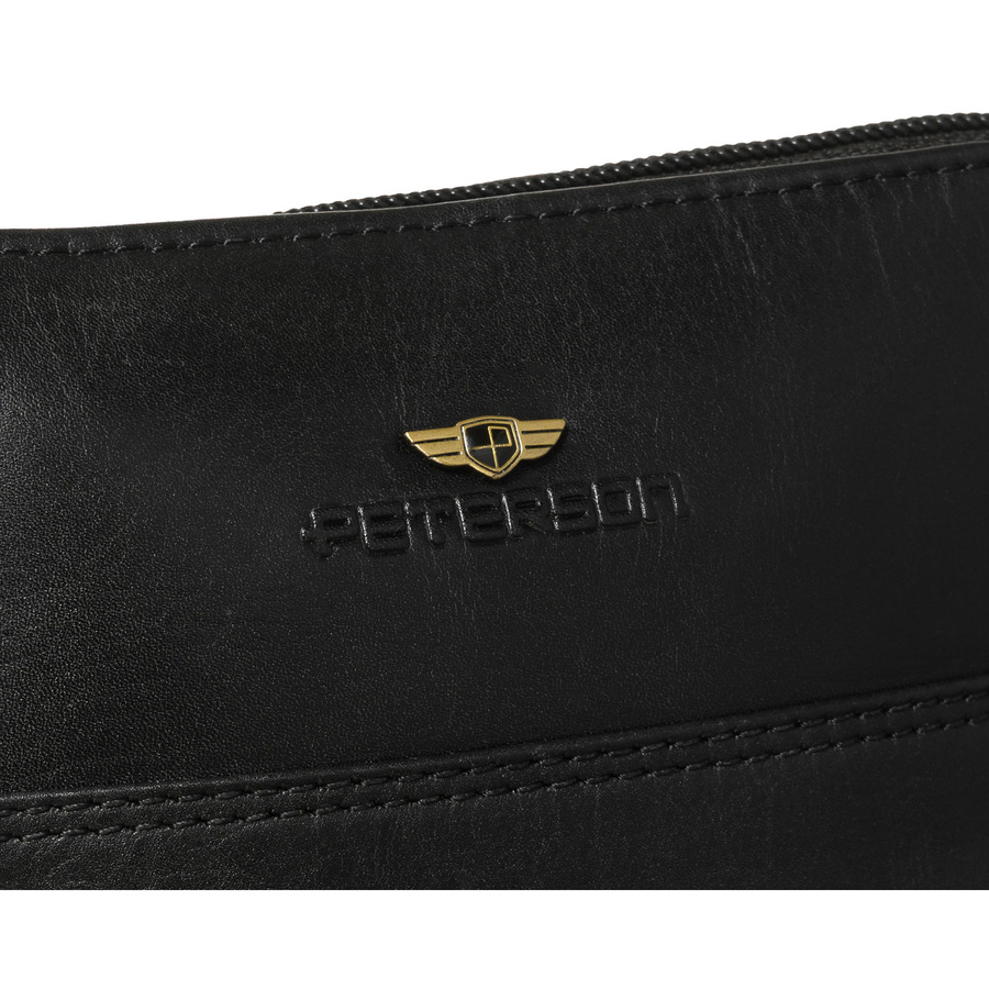 Listonoszka męska ze skóry naturalnej w czarnym kolorze, jednokomorowa i zamykana suwakiem - Peterson