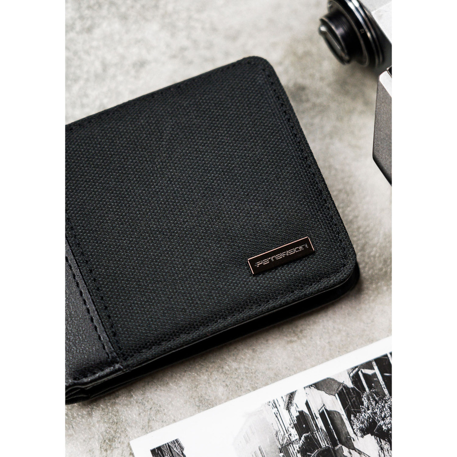 Czarny, kompaktowy portfel męski wykonany ze skóry ekologicznej - Peterson