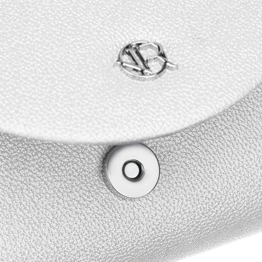 Srebrna kopertówka damska wykonana ze skóry ekologicznej zawieszona na łańcuszku - Rovicky