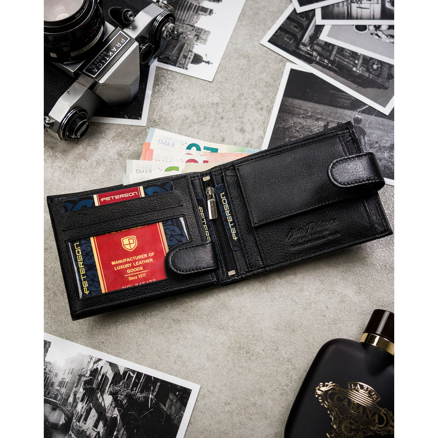 Klasyczny, czarny portfel męski ze skóry naturalnej zamykany zatrzaskiem - Peterson