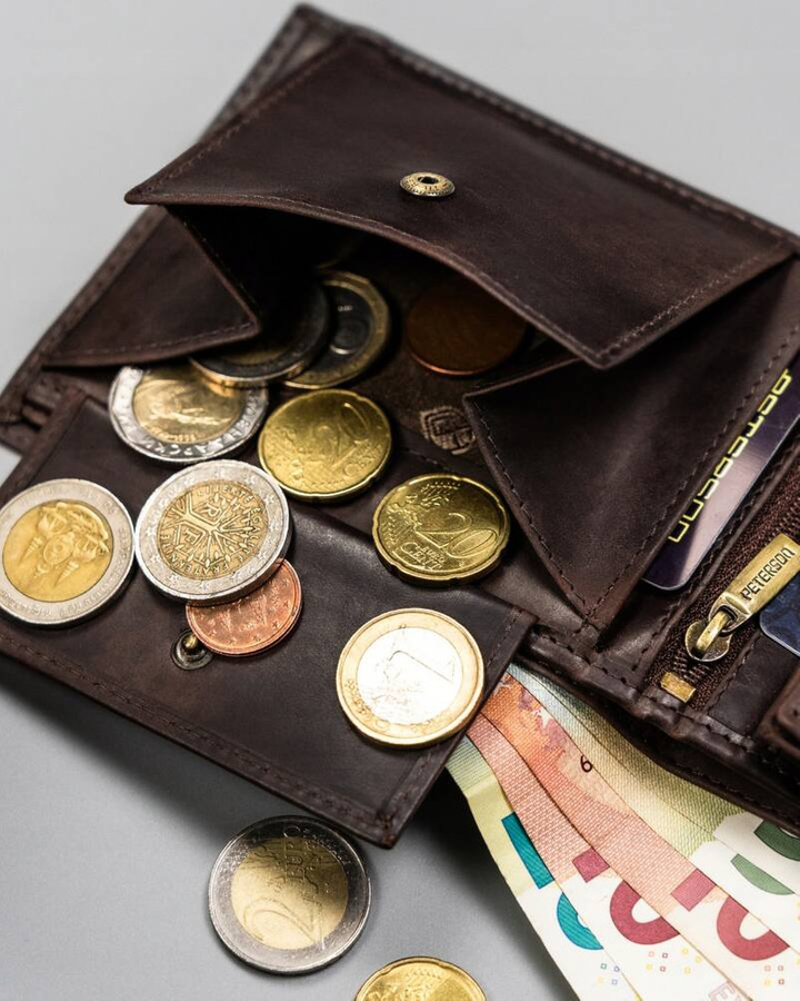 Skórzany portfel męski z ozdobnym tłoczeniem - Peterson