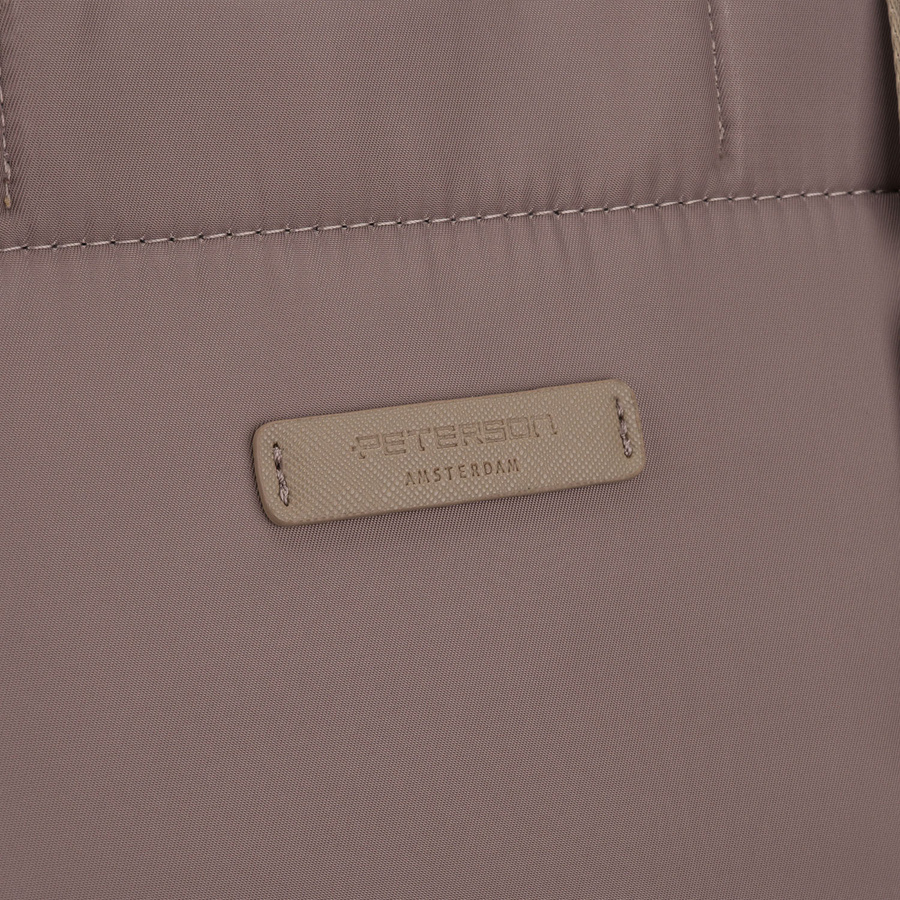 Shopperka damska z nylonu w beżowym kolorze zamykana klipsem magnetycznym - Peterson