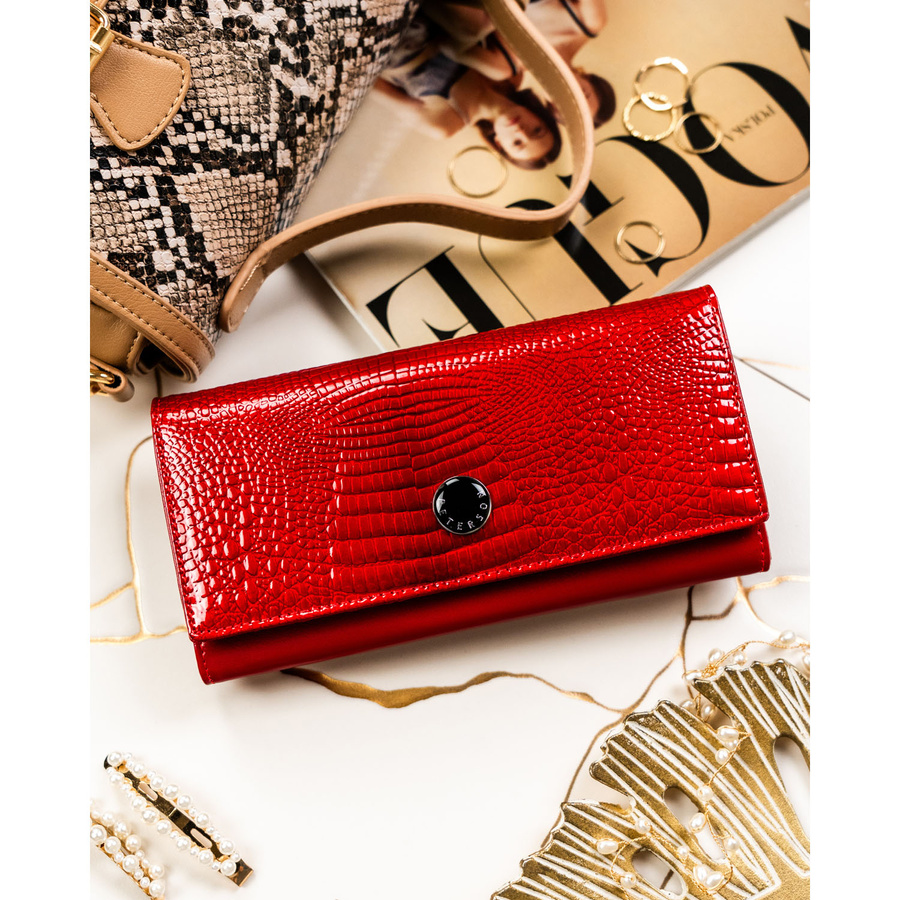 Czerwony portfel damski ze skóry naturalnej z tłoczeniem na wzór skóry krokodyla - Peterson