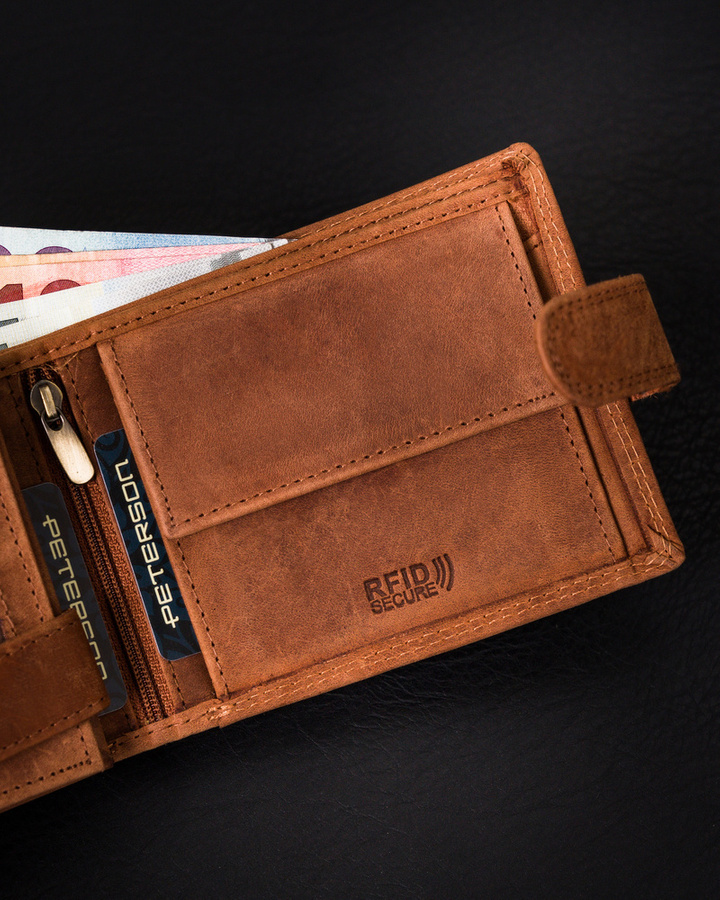 Poziomy portfel męski ze skóry naturalnej, system RFID Protect - Peterson