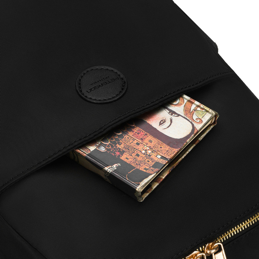 Miejski plecak damski z nylonu i skóry ekologicznej w czarnym kolorze zamykany suwakiem - Peterson