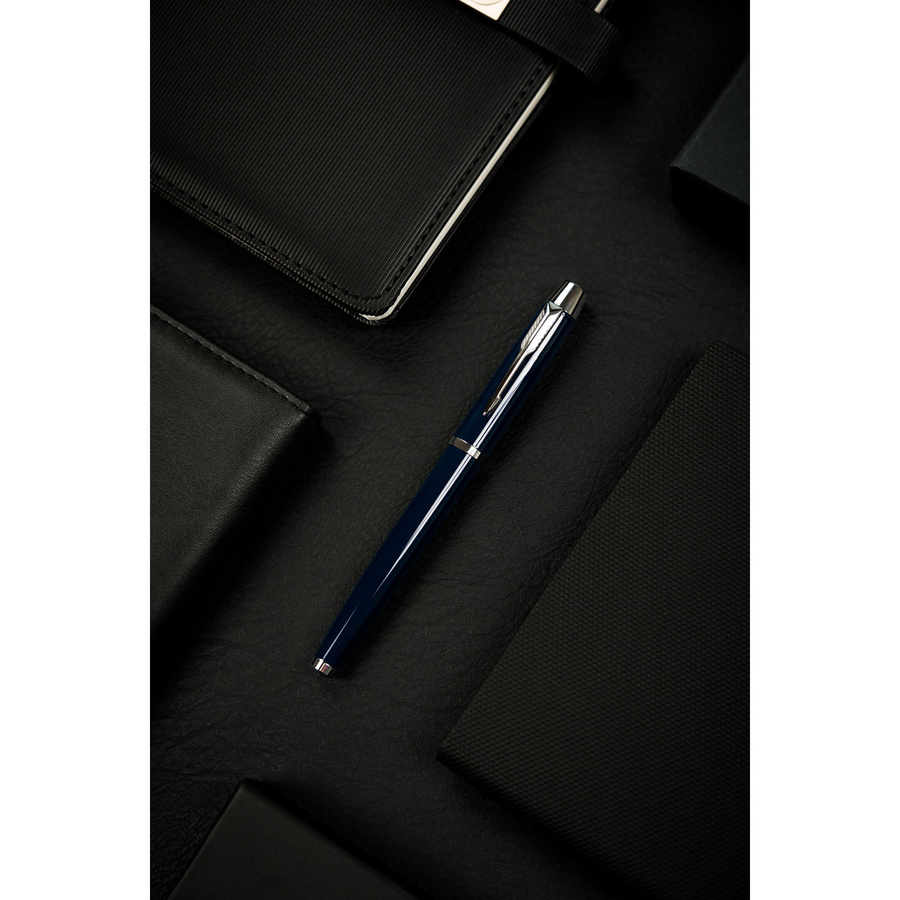 Granatowy, metalowy długopis w eleganckim pudełku - Peterson