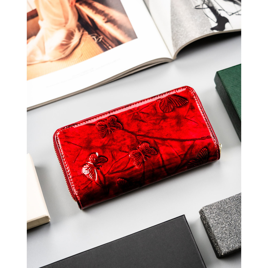 Lakierowany, duży portfel-piórnik damski ze skóry naturalnej w czerwonym kolorze - Peterson