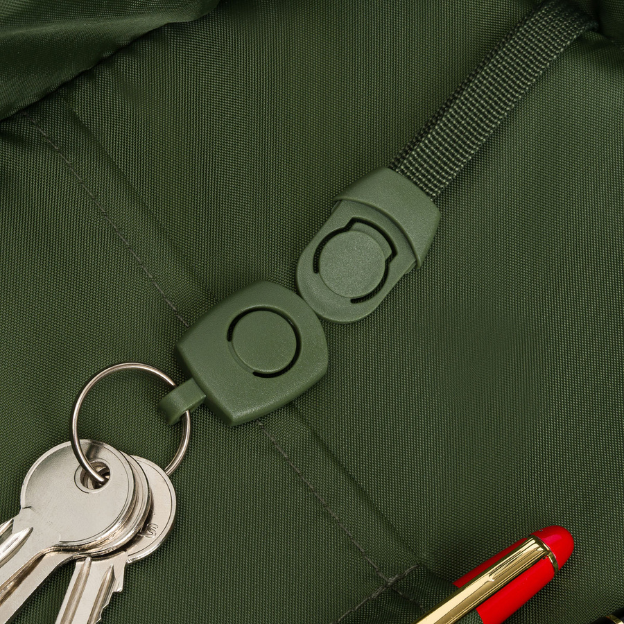 Zielony plecak podróżny z miejscem na laptopa i portem USB - Peterson