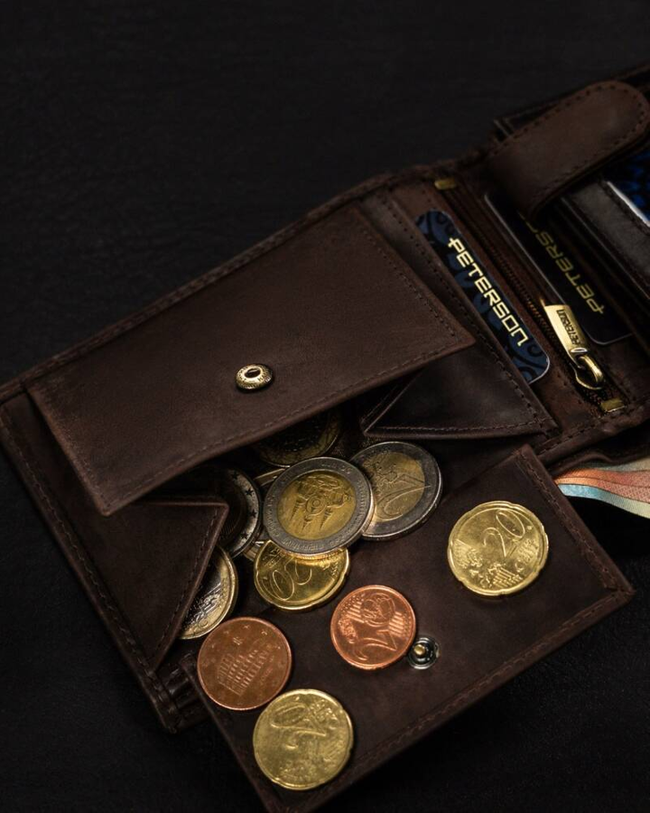 Duży, skórzany portfel męski z ozdobnym tłoczeniem - Peterson