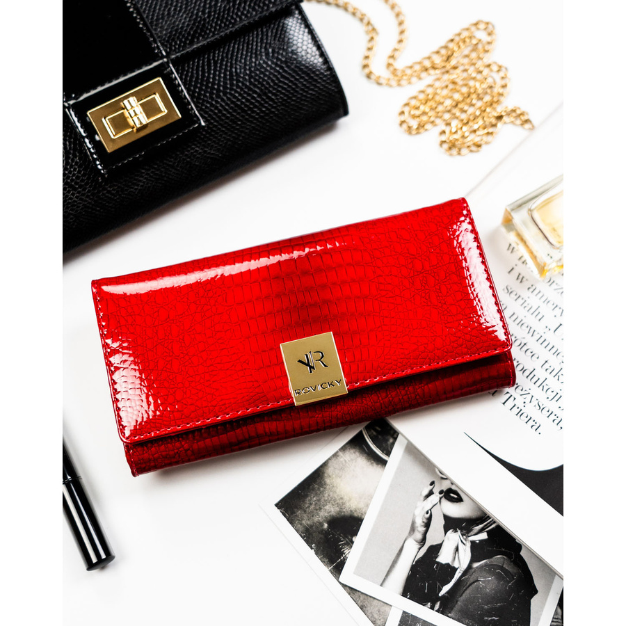 Duży, czerwony portfel damski ze skóry naturalnej we wzór imitujący skórę krokodyla - Rovicky