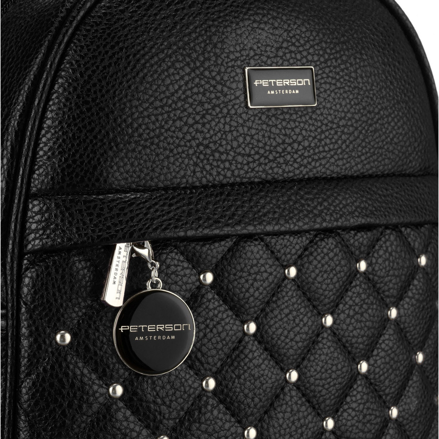 Elegancki czarny mały plecak damski zdobiony pikowaniem i srebrnymi nitami eko skóra Peterson