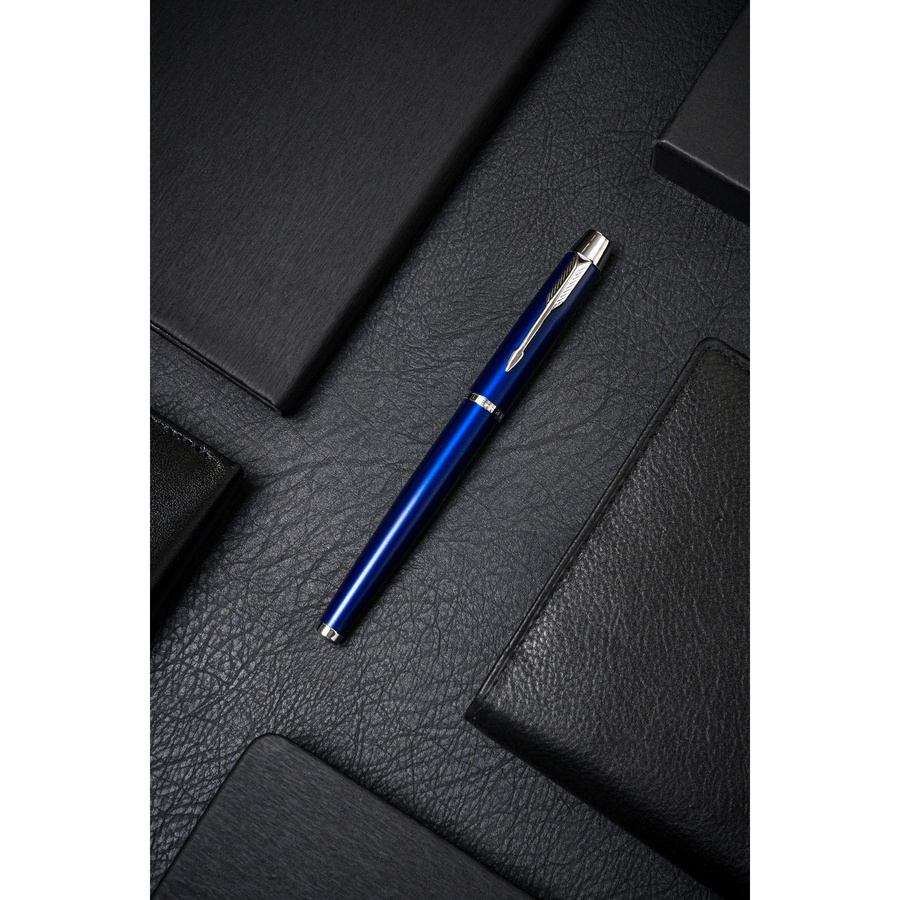 Granatowo-srebrny długopis metalowy z czarnym wkładem - Peterson