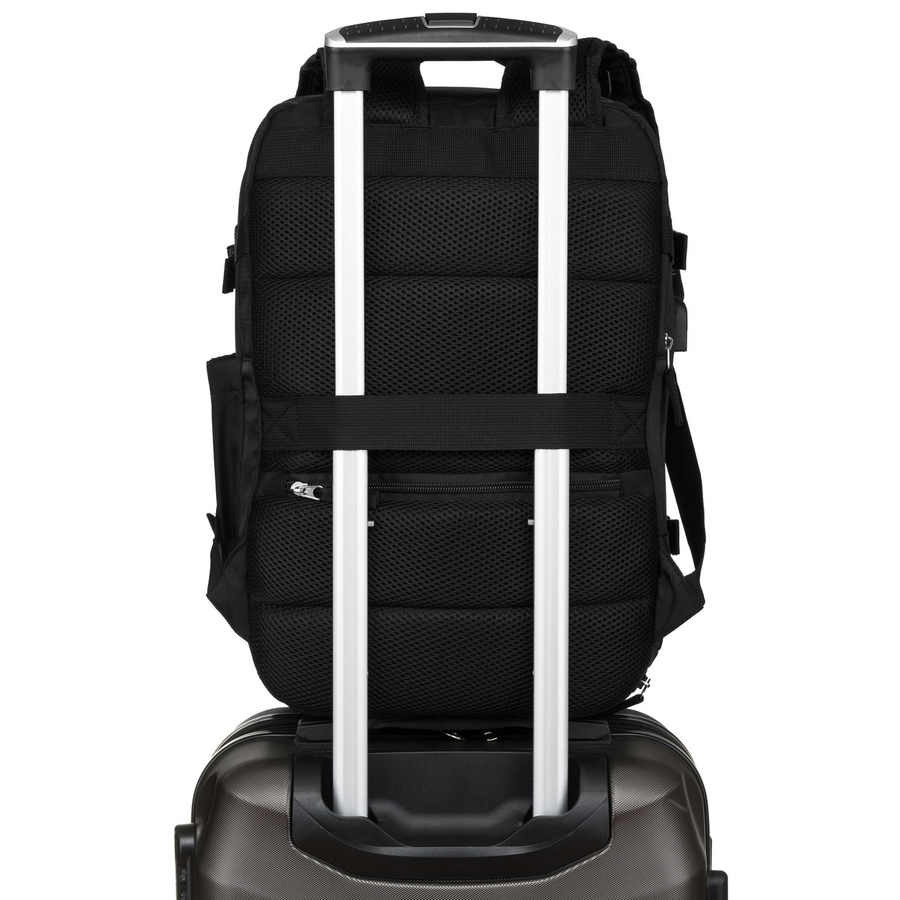 Czarny, trzykomorowy plecak podróżny wykonany z poliestru - Peterson