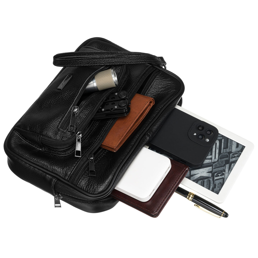 Skórzana saszetka męska w czarnym kolorze z kieszeniami zewnętrznymi i uchwytem do ręki - Rovicky