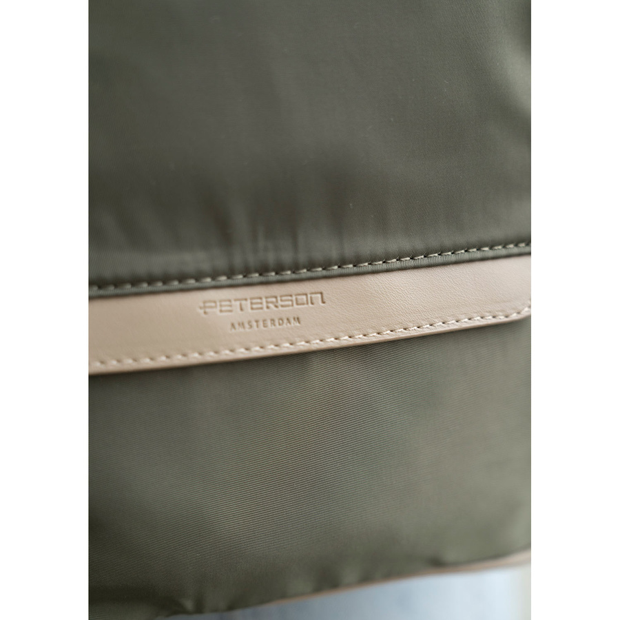 Zielony, miejski plecak damski z nylonu i skóry ekologicznej z doczepianym paskiem - Peterson