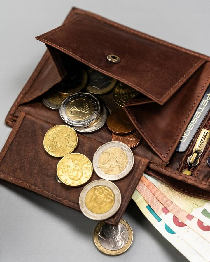 Skórzany portfel męski z ozdobnym tłoczeniem - Peterson