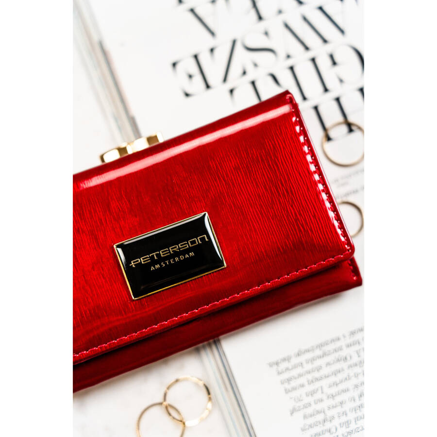 Czerwony portfel damski lakierowany na zatrzask i bigiel - Peterson
