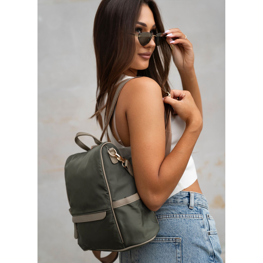Zielony, miejski plecak damski z nylonu i skóry ekologicznej z doczepianym paskiem - Peterson