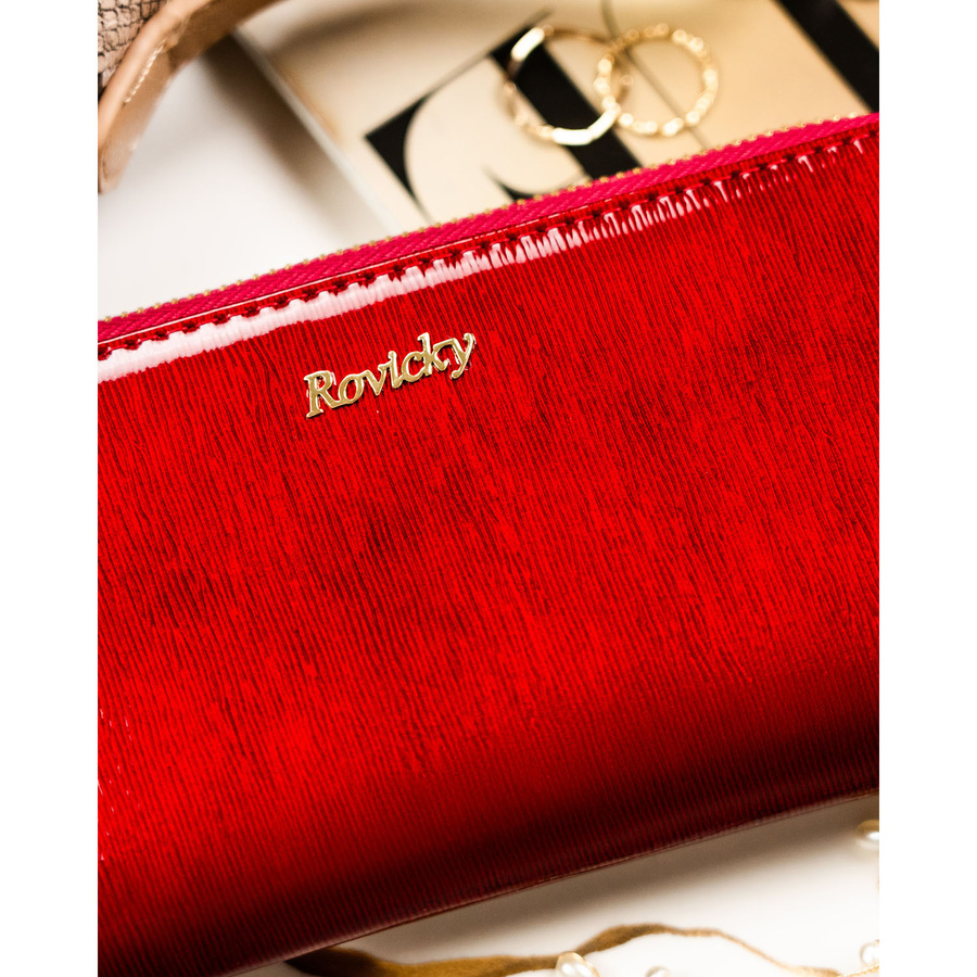 Czerwony portfel-piórnik damski z lakierowanej skóry naturalnej wyposażony w system RFID - Rovicky