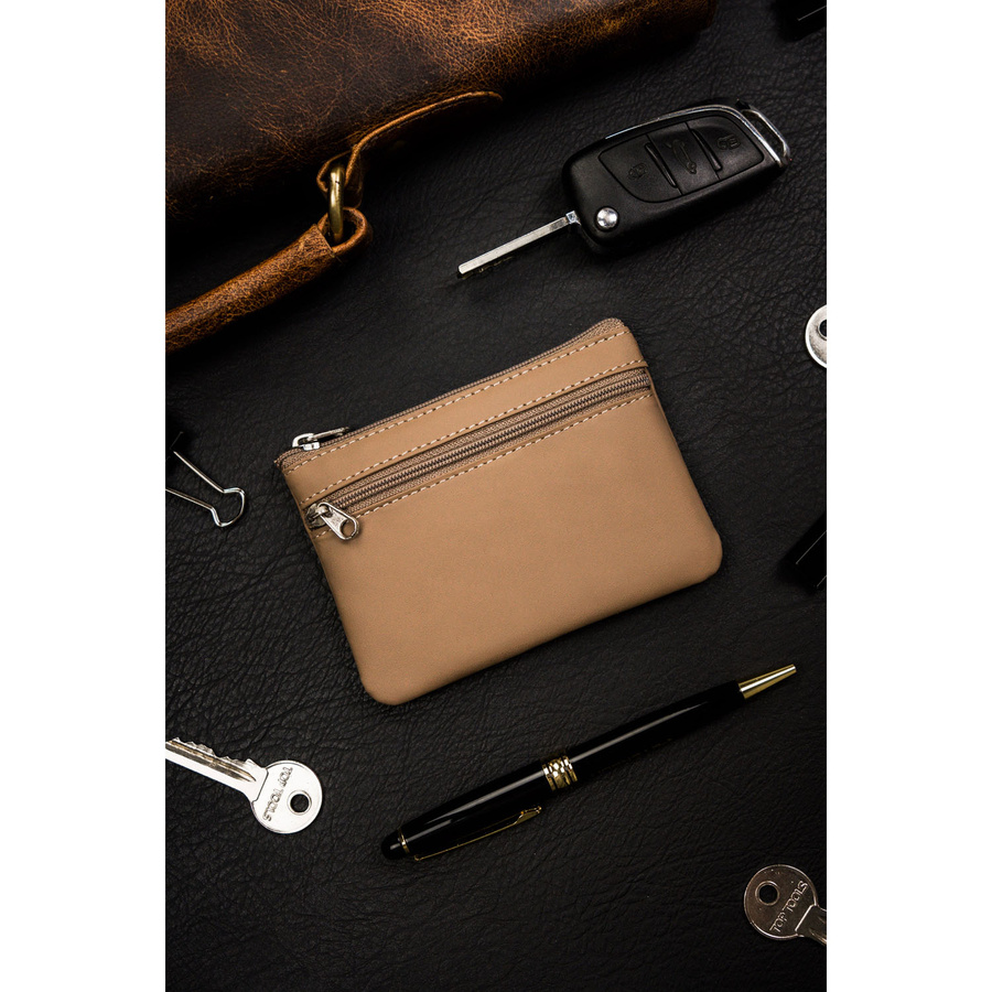 Etui na klucze w beżowym kolorze wykonane ze skóry naturalnej