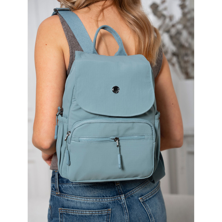 Niebieski plecak damski z poliestru z klapką zamykaną na magnes - Peterson
