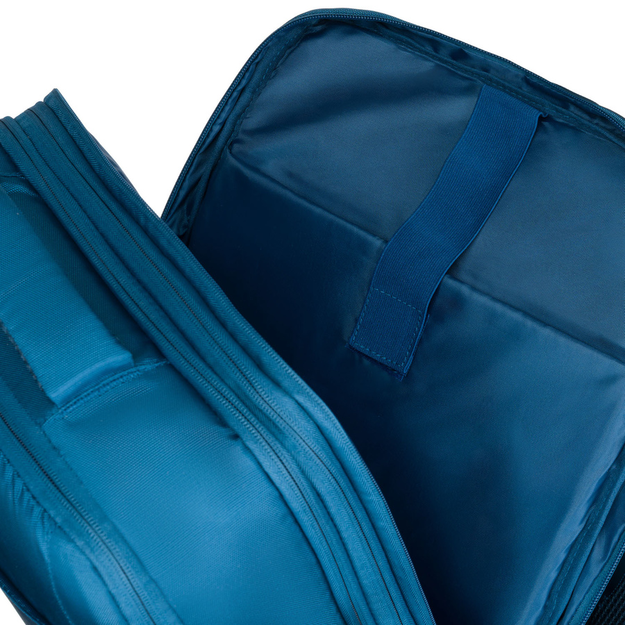 Plecak podróżny w niebieskim kolorze, idealny na bagaż podręczny i wyposażony paski kompresyjne - Peterson