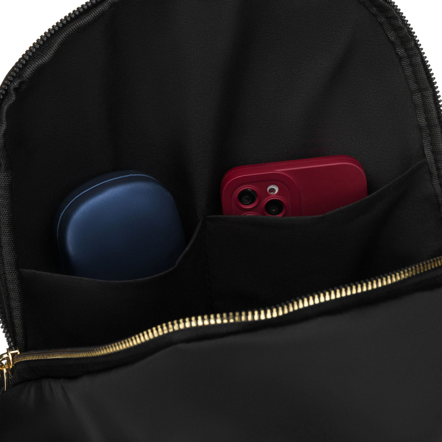 Miejski plecak damski z poliestru w czarnym kolorze, zawieszony na regulowanych szelkach - Peterson