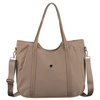 Shopperka damska z poliestru w beżowym kolorze, jednokomorowa i zamykana suwakiem - Peterson