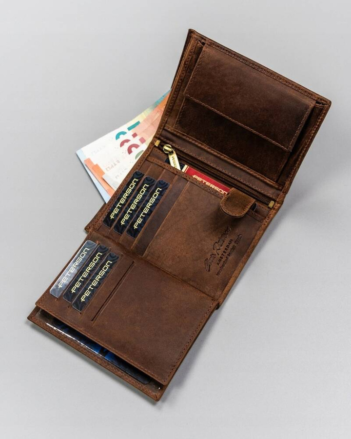 Duży pionowy portfel męski ze skóry naturalnej - Peterson
