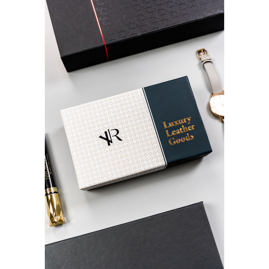 Skórzany, duży portfel damski w czarnym kolorze zamykany na zatrzask - Rovicky