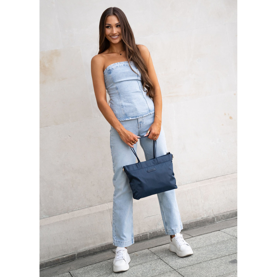 Shopperka damska w granatowym kolorze zamykana klipsem magnetycznym - Peterson