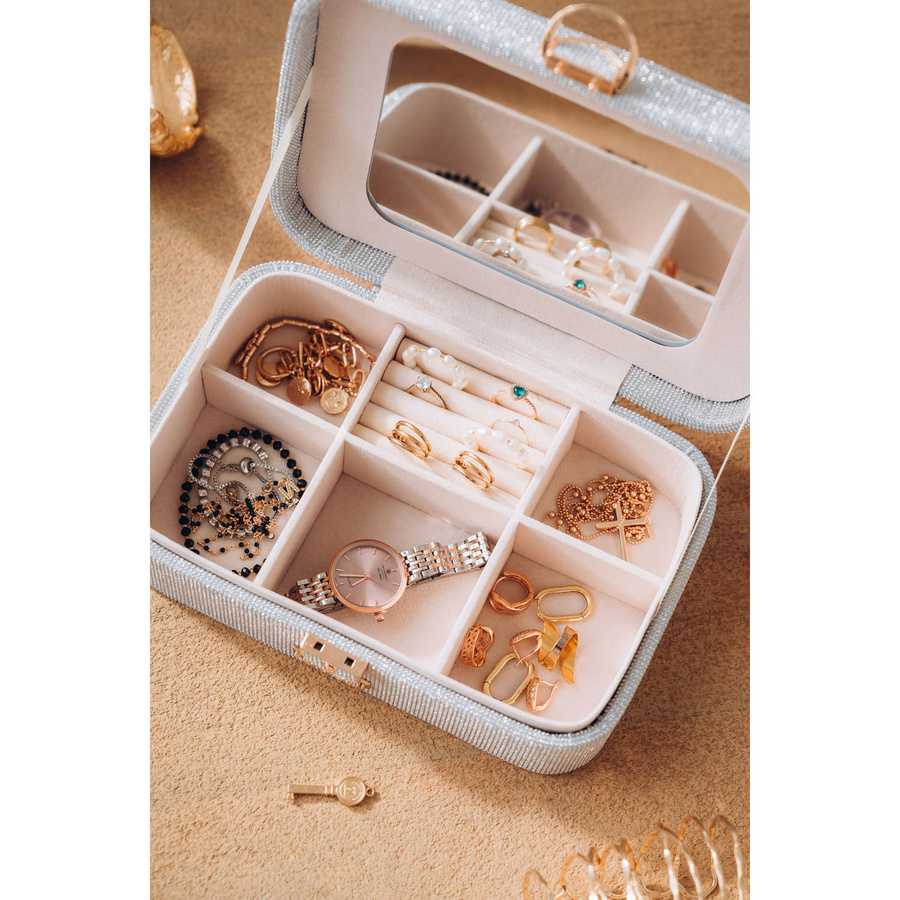 Pojemna, elegancka szkatułka w srebrnym kolorze zamykana kluczykiem - Peterson